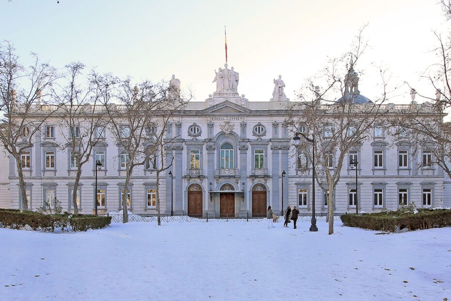 Fachada principal del Tribunal Supremo